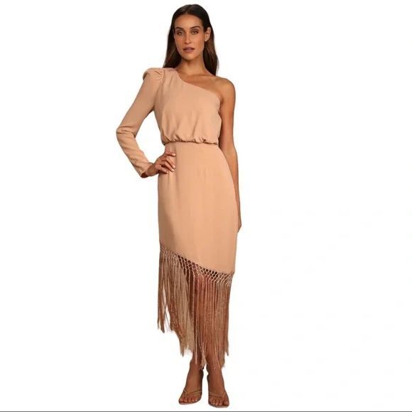Dresses & Skirts - Lulu's Love at Dusk Women’s One-Shoulder Asymmetrical Fringe Midi Dress size M